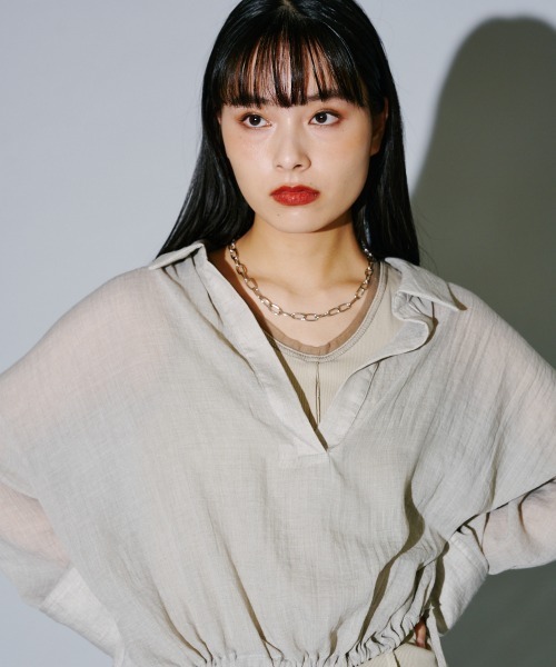 terrace(テラス)の「フラッフィードロストスキッパーブラウス(シャツ/ブラウス・レディース・グレイッシュベージュ/ブラック/オフホワイト・MEDIUM)」の7枚目の写真