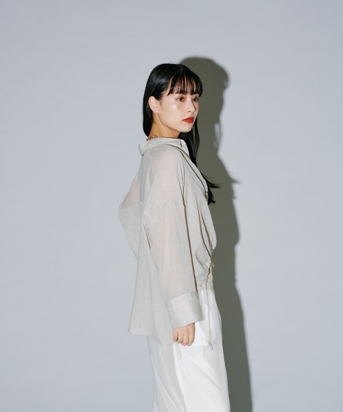 terrace(テラス)の「フラッフィードロストスキッパーブラウス(シャツ/ブラウス・レディース・グレイッシュベージュ/ブラック/オフホワイト・MEDIUM)」の20枚目の写真