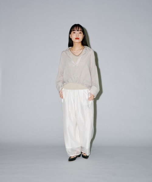 terrace(テラス)の「フラッフィードロストスキッパーブラウス(シャツ/ブラウス・レディース・グレイッシュベージュ/ブラック/オフホワイト・MEDIUM)」の10枚目の写真
