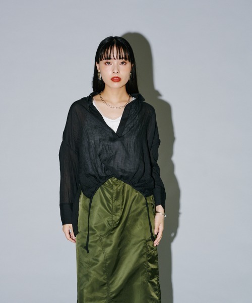 terrace(テラス)の「フラッフィードロストスキッパーブラウス(シャツ/ブラウス・レディース・グレイッシュベージュ/ブラック/オフホワイト・MEDIUM)」の11枚目の写真
