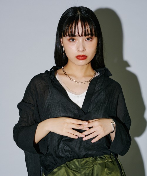 terrace(テラス)の「フラッフィードロストスキッパーブラウス(シャツ/ブラウス・レディース・グレイッシュベージュ/ブラック/オフホワイト・MEDIUM)」の21枚目の写真