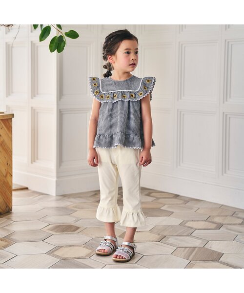 Seraph（セラフ）の「【リンク/ジュニア対応】襟お花刺繍デザインブラウス（シャツ/ブラウス・キッズ・ピンク/ブラック/オフホワイト・120/110/100/90/80/140/130）」の4枚目の写真