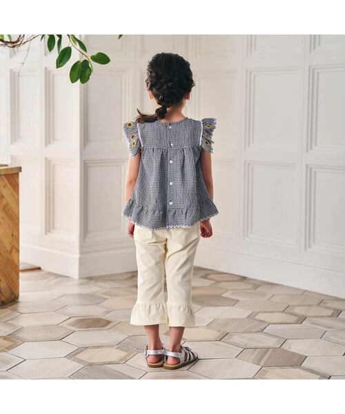 Seraph（セラフ）の「【リンク/ジュニア対応】襟お花刺繍デザインブラウス（シャツ/ブラウス・キッズ・ピンク/ブラック/オフホワイト・120/110/100/90/80/140/130）」の5枚目の写真