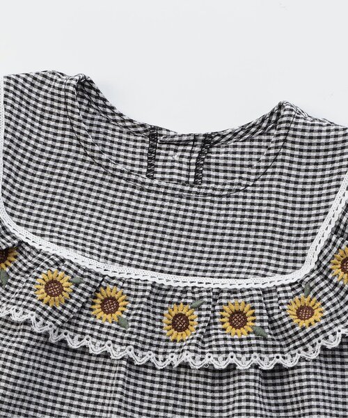 Seraph（セラフ）の「【リンク/ジュニア対応】襟お花刺繍デザインブラウス（シャツ/ブラウス・キッズ・ピンク/ブラック/オフホワイト・120/110/100/90/80/140/130）」の18枚目の写真