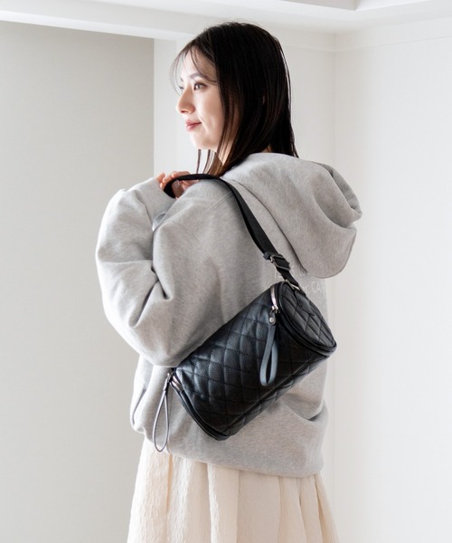 sankyo shokai(サンキョウショウカイ)の「本革レザーショルダーバッグ(ショルダーバッグ・レディース・アイボリー/ブラック・FREE)」の3枚目の写真