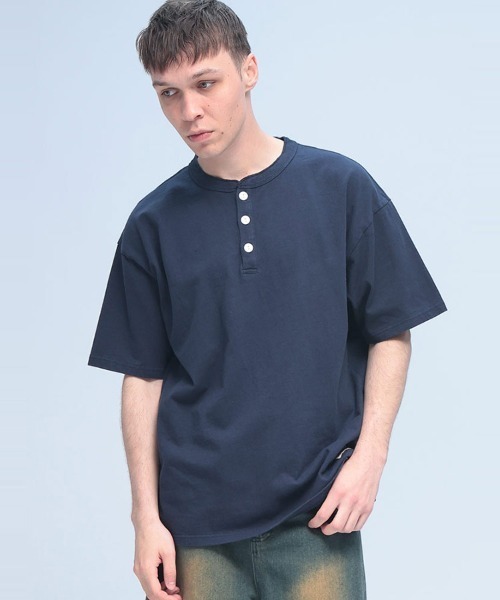 Goodwear(グッドウェア)の「Goodwear USAコットン ヘンリーネック 半袖 Tシャツ BIG TEE(Tシャツ/カットソー・メンズ・ネイビー/ホワイト/ブラック/グレー・M/L/LL)」の4枚目の写真