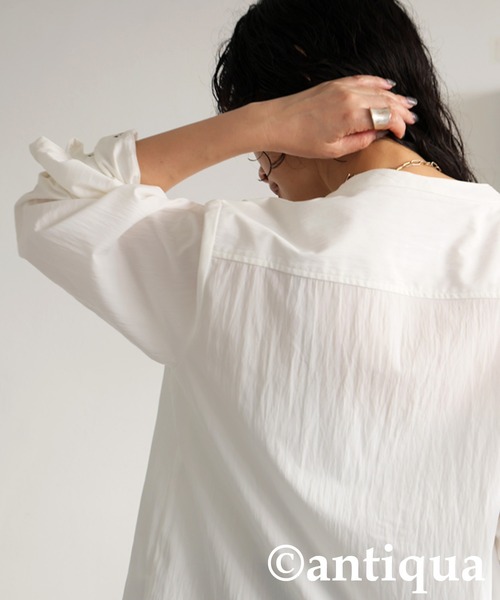 antiqua(アンティカ)の「Vネックタックシャツ(シャツ/ブラウス・レディース・ホワイト/ブラック・ONESIZE)」の10枚目の写真