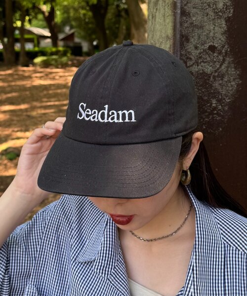 SEADAM(シーダム)の「【SEADAM】〈UNISEX〉newhattanロゴ刺繍キャップ(キャップ・メンズ・アイボリー/ブラック/ライトベージュ/グリーン・ONE SIZE)」の5枚目の写真