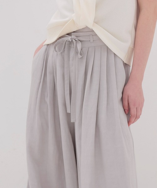 DRESSLAVE(ドレスレイブ)の「vis/li pleats tuck wide pants(プリーツタックワイドパンツ)(その他パンツ・レディース・グレー/ブラウン・36/38)」の4枚目の写真