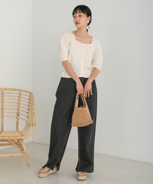 Bab(バブ)の「前後2WAYショート丈トップス(Tシャツ/カットソー・レディース・アイボリー/ブラック・FREE)」の4枚目の写真