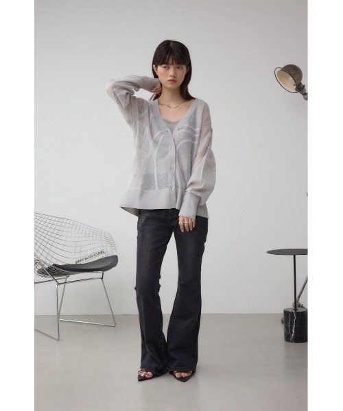 AZUL by moussy（アズールバイマウジー）の「スカシガラニットカーデ（カーディガン/ボレロ・レディース・ブラック/オフホワイト/チャコールグレー・FREE）」の19枚目の写真