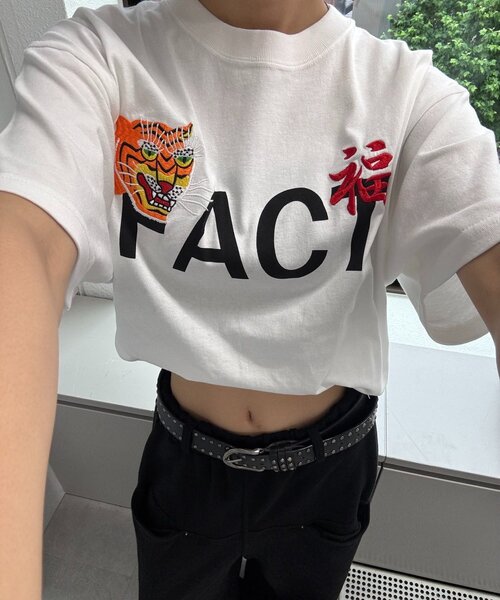 Sourcream（サワークリーム）の「【Sourcream/サワークリーム】虎刺繍ベトナムグラフィックT / 3サイズ（Tシャツ/カットソー・レディース・チャコールグレー/グレー/ホワイト・SMALL/MEDIUM/LARGE）」の4枚目の写真