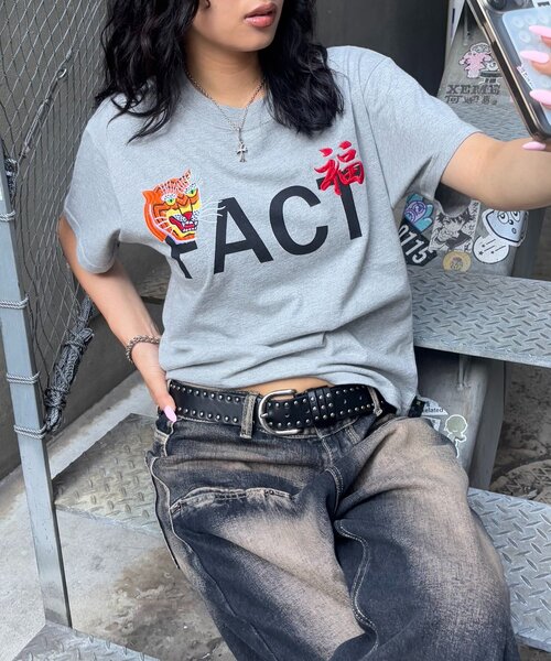 Sourcream（サワークリーム）の「【Sourcream/サワークリーム】虎刺繍ベトナムグラフィックT / 3サイズ（Tシャツ/カットソー・レディース・チャコールグレー/グレー/ホワイト・SMALL/MEDIUM/LARGE）」の6枚目の写真