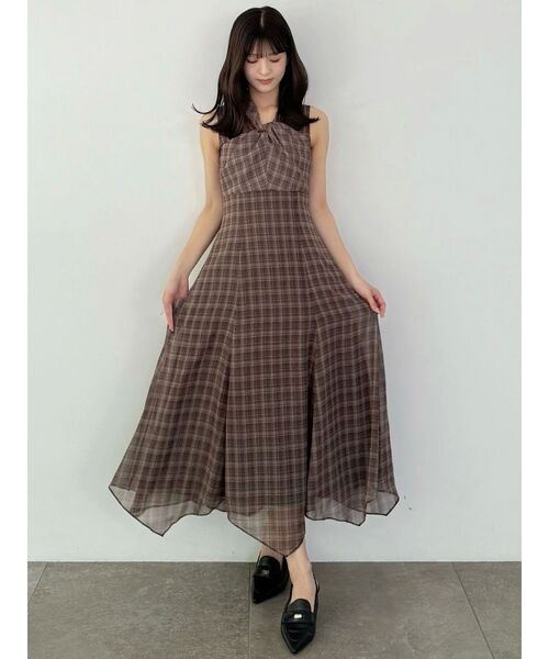 MERCURYDUO(マーキュリーデュオ)の「ツイストネックチェック柄ワンピース(ワンピース・レディース・ブラウン/ブラック・SMALL/MEDIUM)」の12枚目の写真