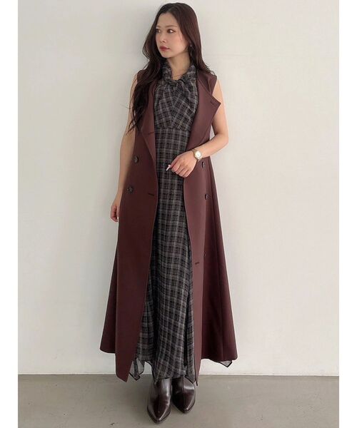 MERCURYDUO(マーキュリーデュオ)の「ツイストネックチェック柄ワンピース(ワンピース・レディース・ブラウン/ブラック・SMALL/MEDIUM)」の20枚目の写真