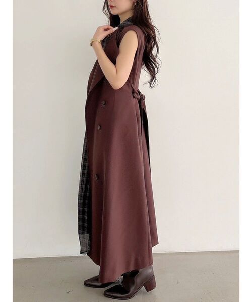 MERCURYDUO(マーキュリーデュオ)の「ツイストネックチェック柄ワンピース(ワンピース・レディース・ブラウン/ブラック・SMALL/MEDIUM)」の21枚目の写真