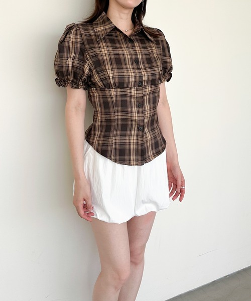 ENLIKE（エンリケ）の「パフショートスリーブタイトチェックシャツ（シャツ/ブラウス・レディース・ブラック系その他/ブラウン系その他・FREE）」の11枚目の写真