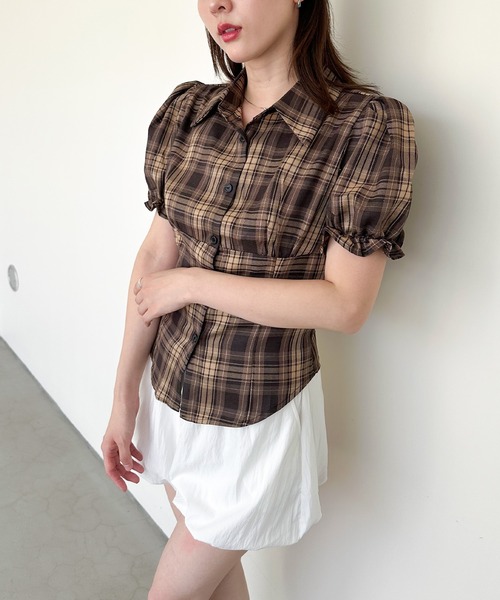 ENLIKE（エンリケ）の「パフショートスリーブタイトチェックシャツ（シャツ/ブラウス・レディース・ブラック系その他/ブラウン系その他・FREE）」の12枚目の写真