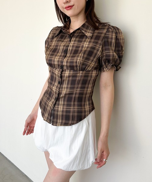 ENLIKE（エンリケ）の「パフショートスリーブタイトチェックシャツ（シャツ/ブラウス・レディース・ブラック系その他/ブラウン系その他・FREE）」の13枚目の写真