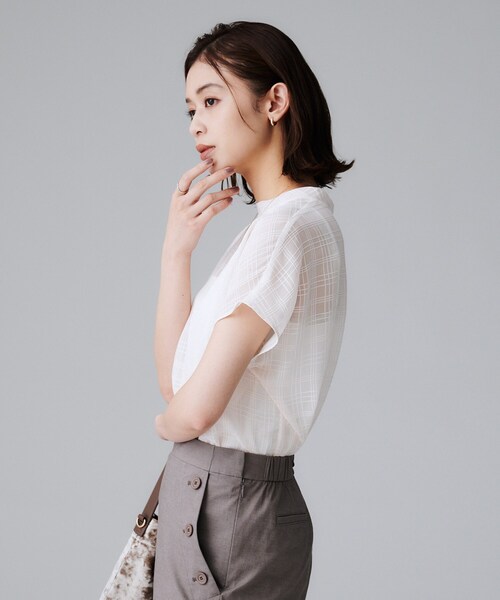 UNTITLED（アンタイトル）の「【シアー】チェックスタンドネックブラウス（シャツ/ブラウス・レディース・ブラック/ボルドー/アイボリー・44/48/50/00/02/04）」の19枚目の写真