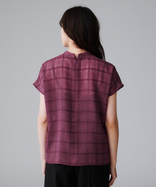 UNTITLED（アンタイトル）の「【シアー】チェックスタンドネックブラウス（シャツ/ブラウス・レディース・ブラック/ボルドー/アイボリー・44/48/50/00/02/04）」の12枚目の写真