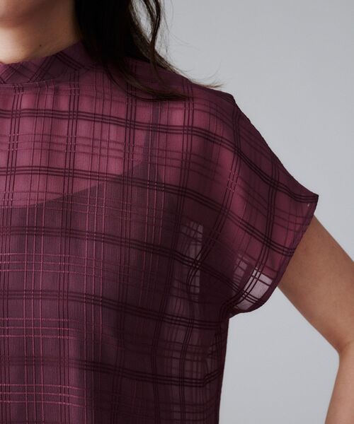 UNTITLED（アンタイトル）の「【シアー】チェックスタンドネックブラウス（シャツ/ブラウス・レディース・ブラック/ボルドー/アイボリー・44/48/50/00/02/04）」の15枚目の写真