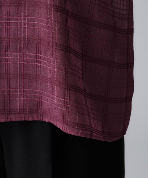 UNTITLED（アンタイトル）の「【シアー】チェックスタンドネックブラウス（シャツ/ブラウス・レディース・ブラック/ボルドー/アイボリー・44/48/50/00/02/04）」の16枚目の写真