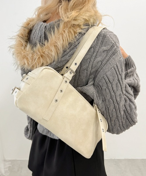 WEGO(ウィゴー)の「WEGO/サイドベルトボストンバッグ(ボストンバッグ・レディース・ブラウン/ブラック/ライトベージュ/ベージュ・FREE)」の3枚目の写真