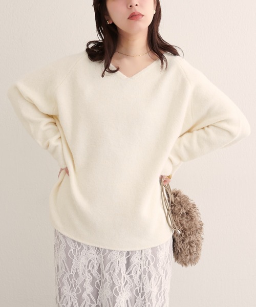 natural couture（ナチュラルクチュール）の「【WEB限定】ウール混前後2WAYニットプルオーバー（ニット/セーター・レディース・サックスブルー/オフホワイト/イエロー/チャコールグレー/ラベンダー・FREE）」の6枚目の写真