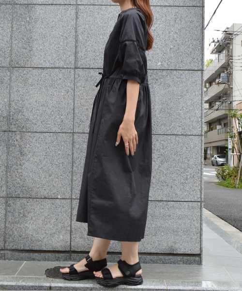 &soiree(アンドソワレ)の「【&soiree】ボリュームスリーブキーネックワンピース(ワンピース・レディース・モカ/ホワイト/ブラック・FREE)」の19枚目の写真