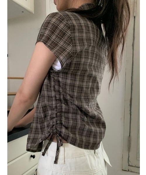 anyonemore（エニワンモア）の「サイドギャザーチェック柄半袖シャツ（シャツ/ブラウス・レディース・ブラック/ブラウン・FREE）」の13枚目の写真