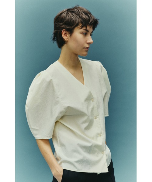 Volume sleeve v-neck SH ボリュームスリーブブイネックシャツ