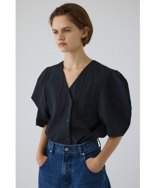 RIM.ARK(リムアーク)の「Volume sleeve v-neck SH ボリュームスリーブブイネックシャツ(シャツ/ブラウス・レディース・ホワイト/ブラック・FREE)」の19枚目の写真
