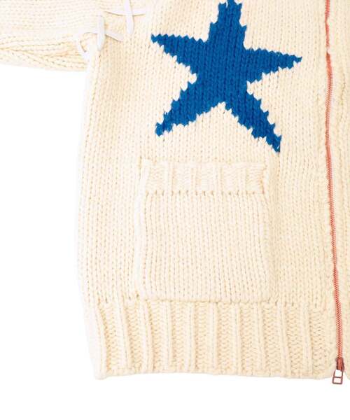 kotohayokozawa（コトハヨコザワ）の「【kotohayokozawa】LACE-UP LOWGAGE COWICHAN SWEATER（カーディガン/ボレロ・レディース・チャコールグレー/サックスブルー/ホワイト・FREE）」の11枚目の写真