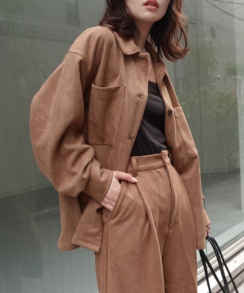 CORNERS（コーナーズ）の「フェイクスエードシャツジャケット【セットアップ可能】（シャツ/ブラウス・レディース・チャコールグレー/ブラウン/キャメル・M）」の13枚目の写真