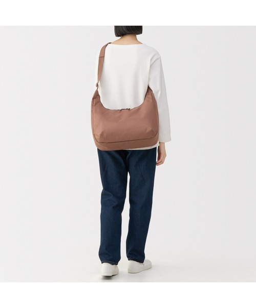 無印良品(ムジルシリョウヒン)の「撥水 2WAY ワンショルダーバッグ(ショルダーバッグ・レディース・ダークベージュ/ブラウン系/ブラック・FREE)」の18枚目の写真