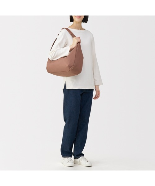 無印良品(ムジルシリョウヒン)の「撥水 2WAY ワンショルダーバッグ(ショルダーバッグ・レディース・ダークベージュ/ブラウン系/ブラック・FREE)」の13枚目の写真