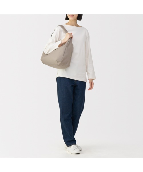 無印良品(ムジルシリョウヒン)の「撥水 2WAY ワンショルダーバッグ(ショルダーバッグ・レディース・ダークベージュ/ブラウン系/ブラック・FREE)」の7枚目の写真