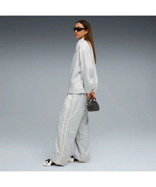 PUMA（プーマ）の「PUMA PUMA x ROSE T7 RELAXED TRACK PANTS WV（プーマ プーマ x ロゼ T7 リラックスド トラック パンツ WV）（スウェットパンツ・レディース・シルバー系/ブラック系・SMALL/LARGE/MEDIUM）」の14枚目の写真