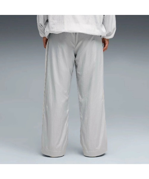 PUMA（プーマ）の「PUMA PUMA x ROSE T7 RELAXED TRACK PANTS WV（プーマ プーマ x ロゼ T7 リラックスド トラック パンツ WV）（スウェットパンツ・レディース・シルバー系/ブラック系・SMALL/LARGE/MEDIUM）」の11枚目の写真
