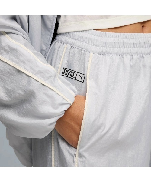 PUMA（プーマ）の「PUMA PUMA x ROSE T7 RELAXED TRACK PANTS WV（プーマ プーマ x ロゼ T7 リラックスド トラック パンツ WV）（スウェットパンツ・レディース・シルバー系/ブラック系・SMALL/LARGE/MEDIUM）」の13枚目の写真
