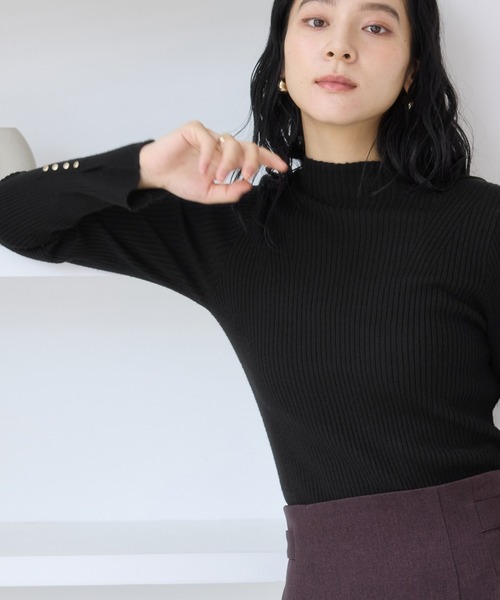 VIS（ビス）の「【美得】スリーブ釦アクセントリブニット/WEB限定FSサイズ・静電気防止（ニット/セーター・レディース・グレー/オフホワイト/ブラック/ホワイト系その他5/サックスブルー/レッド/キナリ/ブラウン系その他2・FS/FREE）」の9枚目の写真