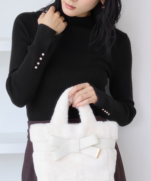 VIS（ビス）の「【美得】スリーブ釦アクセントリブニット/WEB限定FSサイズ・静電気防止（ニット/セーター・レディース・グレー/オフホワイト/ブラック/ホワイト系その他5/サックスブルー/レッド/キナリ/ブラウン系その他2・FS/FREE）」の10枚目の写真