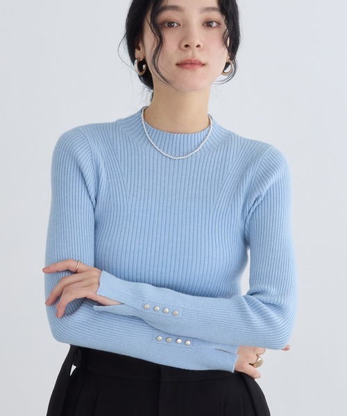 VIS（ビス）の「【美得】スリーブ釦アクセントリブニット/WEB限定FSサイズ・静電気防止（ニット/セーター・レディース・グレー/オフホワイト/ブラック/ホワイト系その他5/サックスブルー/レッド/キナリ/ブラウン系その他2・FS/FREE）」の22枚目の写真