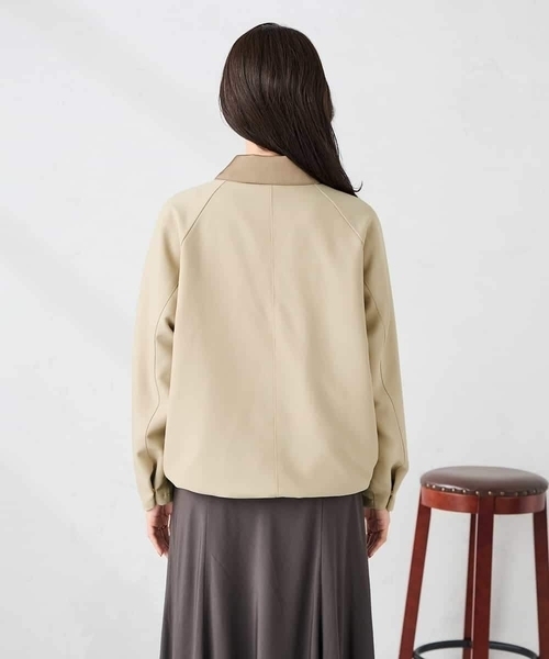 a.v.v（アーヴェヴェ）の「ステンカラーブルゾン（ブルゾン・レディース・ベージュ/モカ・38/36）」の6枚目の写真