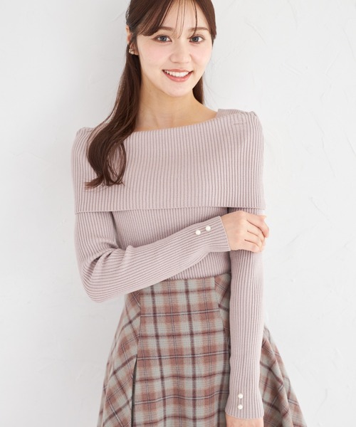 tocco closet(トッコ クローゼット)の「【ZOZO限定】袖口パールオフショルラメニットトップス(ニット/セーター・レディース・アイボリー/ブラック/ピンク/ピンクベージュ/シルバー・M)」の1枚目の写真