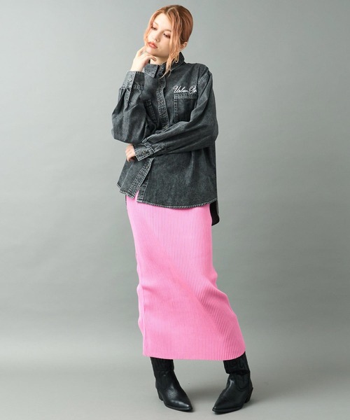 ANAP（アナップ）の「ケミカルウォッシュ 刺繍 オーバーサイズ デニム シャツ（シャツ/ブラウス・レディース・ブラック/ブルー・F）」の6枚目の写真