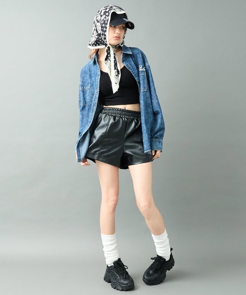 ANAP（アナップ）の「ケミカルウォッシュ 刺繍 オーバーサイズ デニム シャツ（シャツ/ブラウス・レディース・ブラック/ブルー・F）」の11枚目の写真