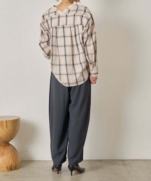 Jena espace merveilleux（ジェナ　エスパスメルヴェイユ）の「ビハイトロミカーブパンツ（その他パンツ・レディース・アイボリー/ブラック/カーキ・FREE）」の15枚目の写真