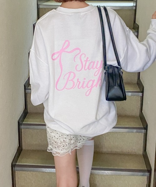 Mejoul(メジュール)の「【25年秋冬新作】【裏起毛】【ルームウェアにも!】ガーリーアソートグラフィックプリントビッグスウェット プルオーバーアニマル 猫 ワンポイント(スウェット・レディース・グレー系その他2/グレー系その他3/ピンク系その他2/ピンク系その他3/ブルー系その他/ピンク/ホワイト/レッド系その他/ホワイト系その他3/ホワイト系その他/レッド/ブラック系その他3/ホワイト系その他2/ブラック系その他/グレー/ブルー/ブラック系その他2/ピンク系その他/ブラック/グレー系その他・F)」の3枚目の写真